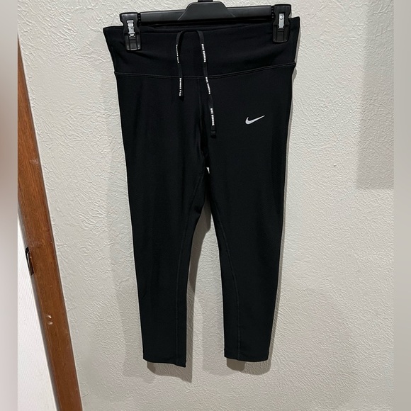 Nike Pants - Nike Women's Black Leggings Cropped Length Size S EUC Running Workout Light